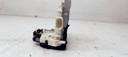 ZAMEK DRZWI PRAWY TYŁ AUDI A3 A6 4F0839016B 7 PIN