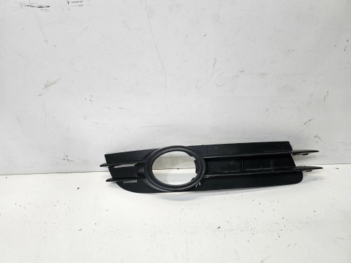 KRATKA HALOGENU ATRAPA ZDERZAKA PRAWA AUDI A6 C6 4F0807682A