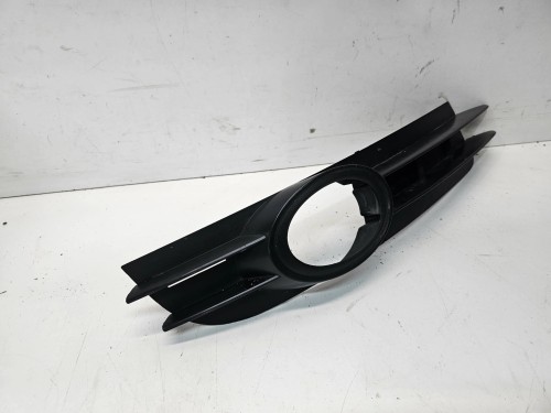 KRATKA HALOGENU ATRAPA ZDERZAKA PRAWA AUDI A6 C6 4F0807682A
