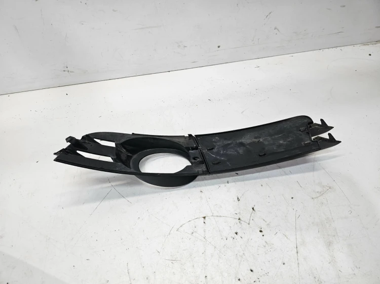 KRATKA HALOGENU ATRAPA ZDERZAKA PRAWA AUDI A6 C6 4F0807682A