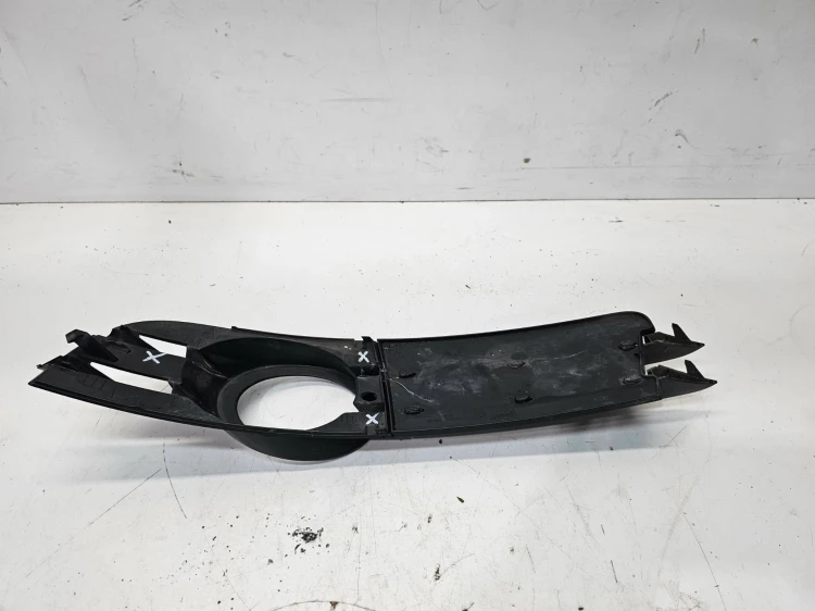 KRATKA HALOGENU ATRAPA ZDERZAKA PRAWA AUDI A6 C6 4F0807682A