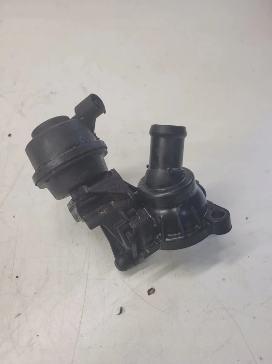 ZAWÓR REGULACJI WODY AUDI A6 C7 A7 A4 A5 059121737