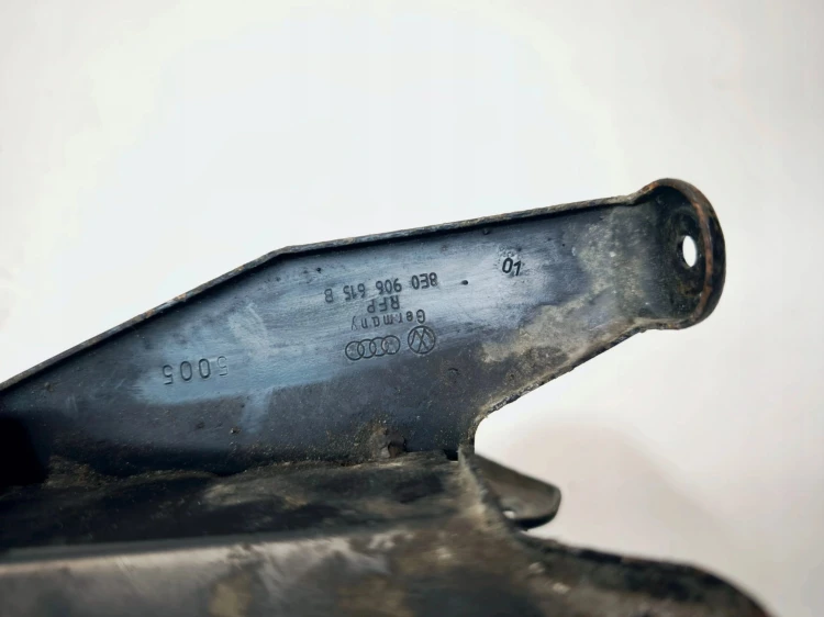 UCHWYT MOCOWANIE POMPY POWIETRZA WTÓRNEGO AUDI A4 B6 B7 1.6 8E0906615B