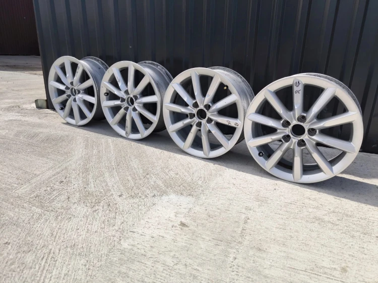 FELGA FELGI KOMPLET AUDI Q3 8U VW 7.0J R17 ET43 8U0601025S *9J*