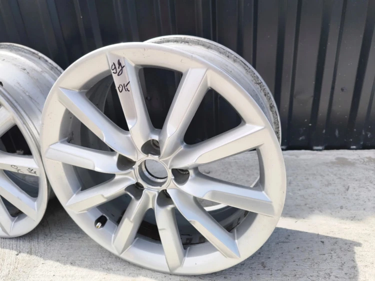 FELGA FELGI KOMPLET AUDI Q3 8U VW 7.0J R17 ET43 8U0601025S *9J*