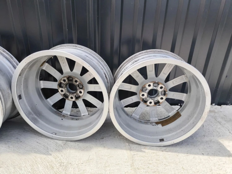 FELGA FELGI KOMPLET AUDI Q3 8U VW 7.0J R17 ET43 8U0601025S *9J*