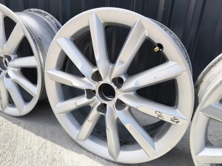 FELGA FELGI KOMPLET AUDI Q3 8U VW 7.0J R17 ET43 8U0601025S *9J*