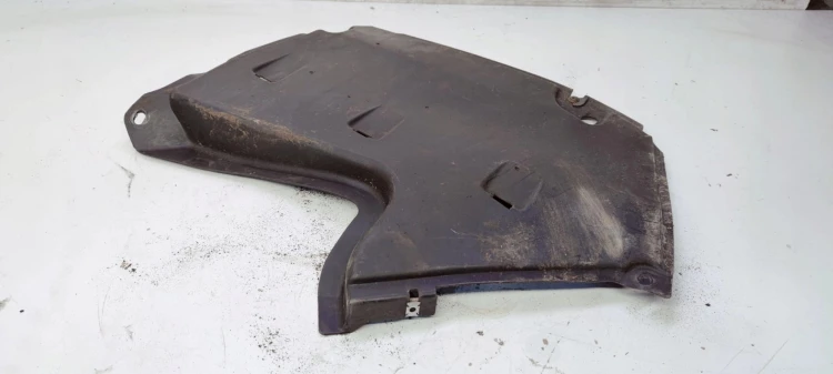 OSŁONA PODWOZIA TYŁ AUDI A4 B9 8W0825219A *1*