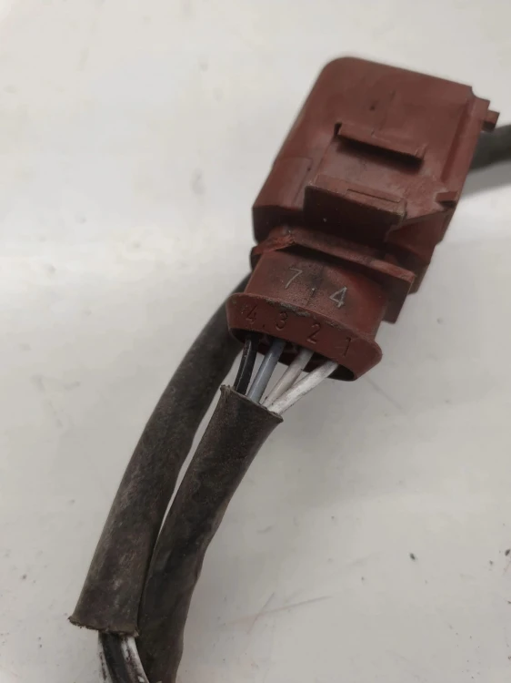 CZUJNIK TEMPERATURY SPALIN SONDA 06E906265N