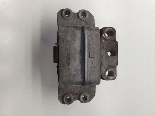 ŁAPA PODUSZKA SILNIKA AUDI A3 8P VW 1.9 K0199555M
