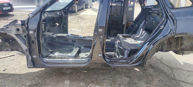 ĆWIARTKA PRÓG BOK LEWA STRONA AUDI Q5 8R LZ7L