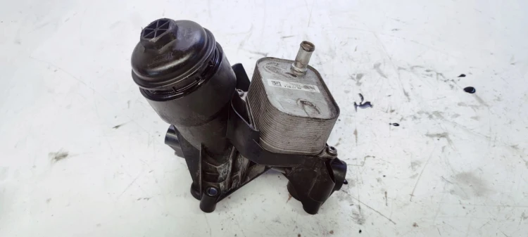 OBUDOWA FILTRA OLEJU AUDI A6 C8 A7 05L115389G