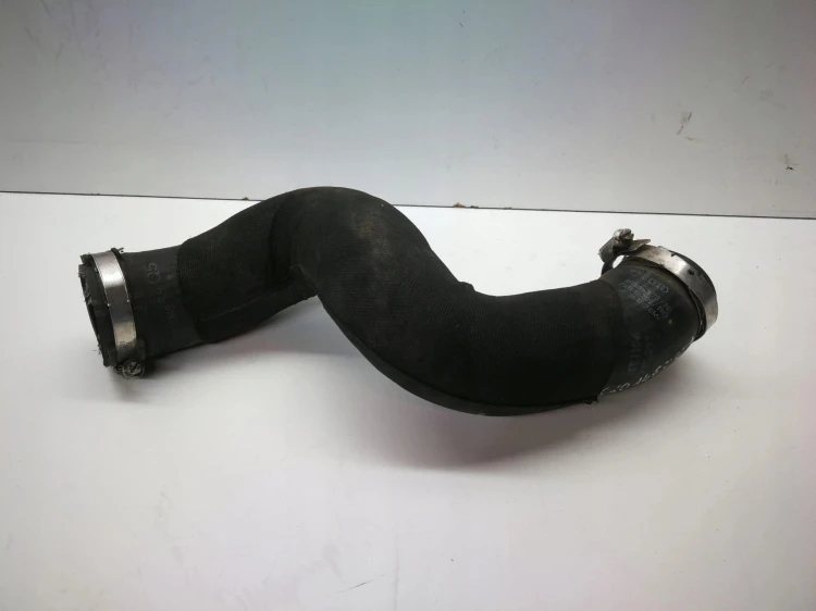 RURA WĄŻ INTERCOOLERA AUDI Q5 8R 8R0145737N