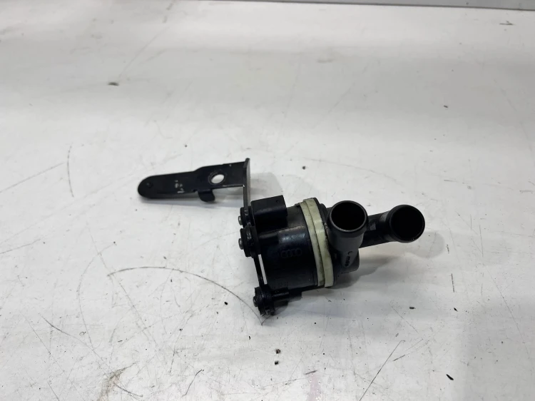 DODATKOWA POMPA WODY ZAWÓR WODY VOLKSWAGEN TIGUAN 5N0985561A
