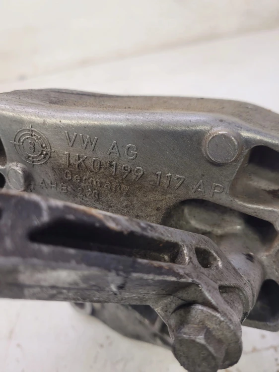 ŁAPA SKRZYNI BIEGÓW AUDI VW SKODA 1K0199117AP