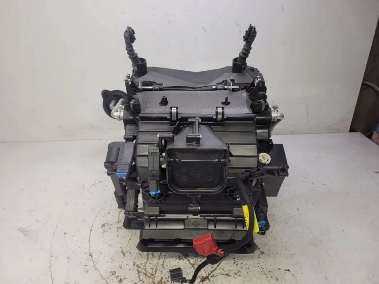 NAGRZEWNICA KOMPLETNA AUDI A6 C6 4F1820351AB