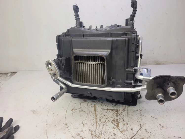 NAGRZEWNICA KOMPLETNA AUDI A6 C6 4F1820351AB
