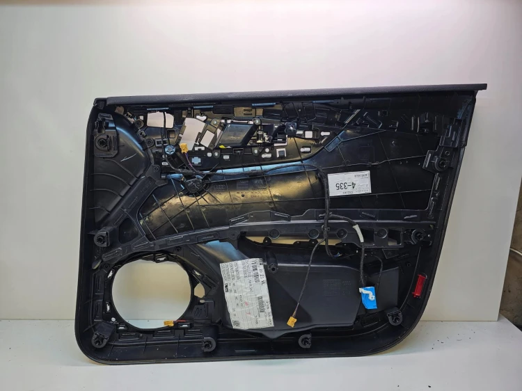 BOCZEK DRZWI LEWY PRZÓD AUDI A4 B9 EUROPA 8W0867117 8W1867105E