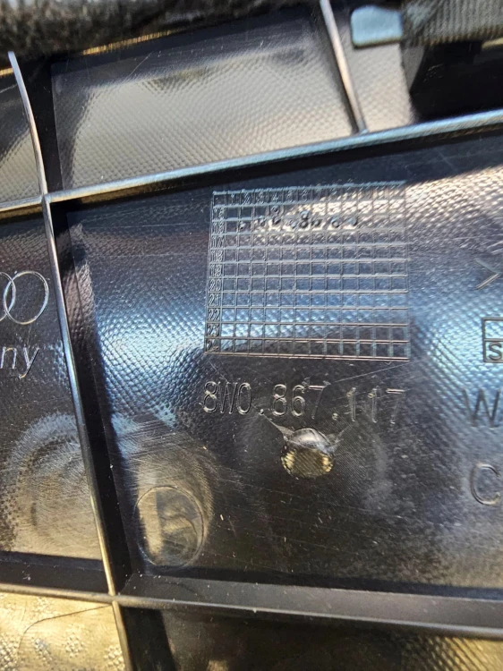 BOCZEK DRZWI LEWY PRZÓD AUDI A4 B9 EUROPA 8W0867117 8W1867105E