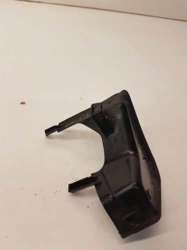 OSŁONA RYNNY KLAPY BAGAŻNIKA AUDI A3 8P 8P4827685