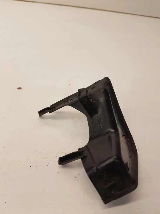 OSŁONA RYNNY KLAPY BAGAŻNIKA AUDI A3 8P 8P4827685
