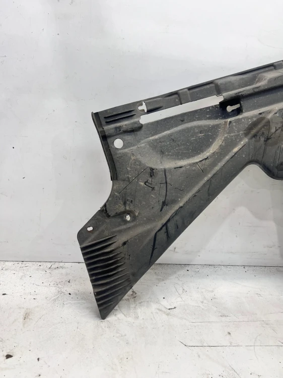 OSŁONA PODWOZIA TYŁ AUDI A4 B9 8W0825216E 60/26