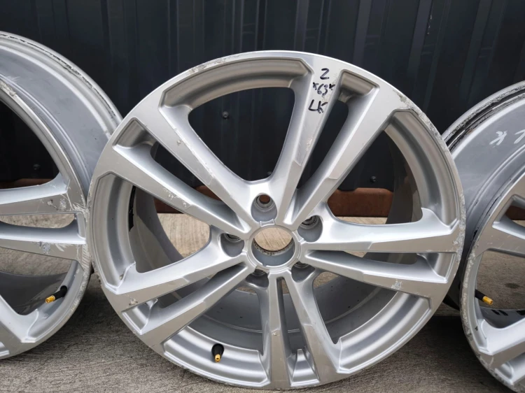 FELGA FELGI VW AUDI A3 A4 A6 ITP 7.5J R18 ET51 8V0601025BL Z*63*