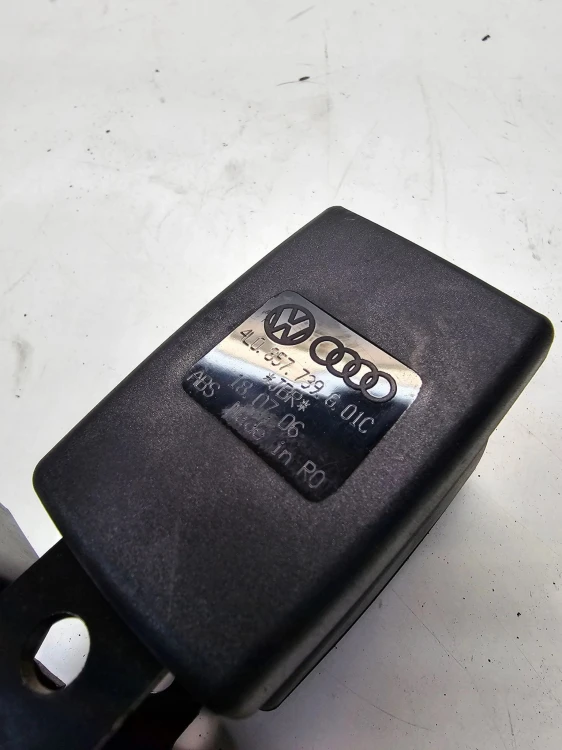 ZAPINKA PASA TYŁ PODWÓJNA AUDI Q7 4L 4L0857739G