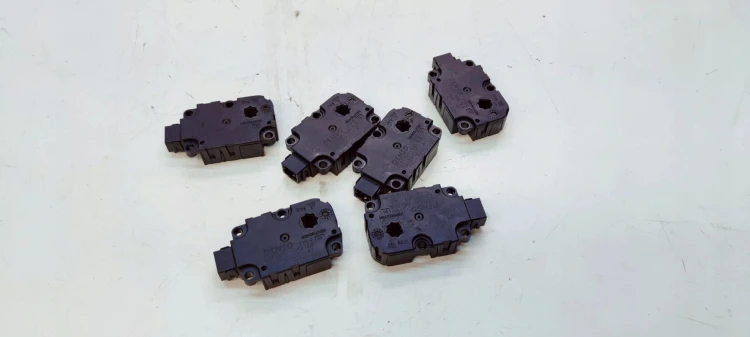 SILNICZEK NAGRZEWNICY AUDI A6 C7 A7 ZBAT0061D01 AT