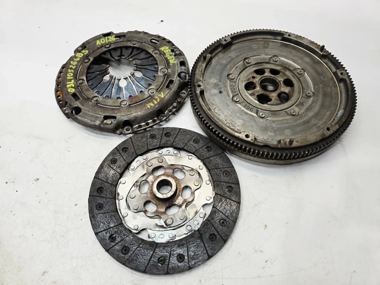 KOŁO DWUMASOWE SPRZĘGŁO AUDI VOLKSWAGEN SEAT SKODA 1.6TDI 03L105266BS 10/26