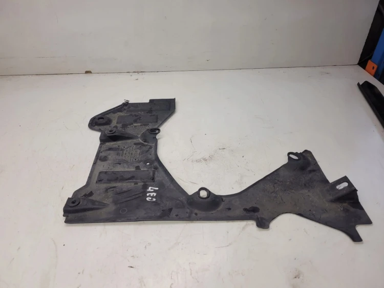 OSŁONA PODWOZIA LEWA AUDI A8 D3 4E0825213C