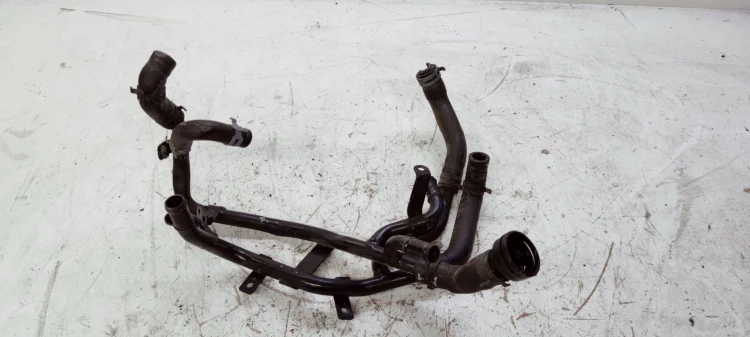 WĄŻ RURA RURKA WODY AUDI A4 A5 2.0 TDI 04L122157CA