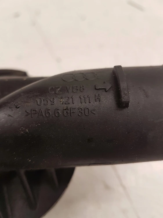TERMOSTAT OBUDOWA AUDI A4 A5 Q5 3.0 TDI 059121111N