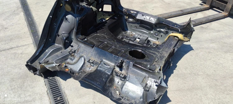 ĆWIARTKA PRÓG WANNA BŁOTNIK PRAWY AUDI A4 B8 KOMBI