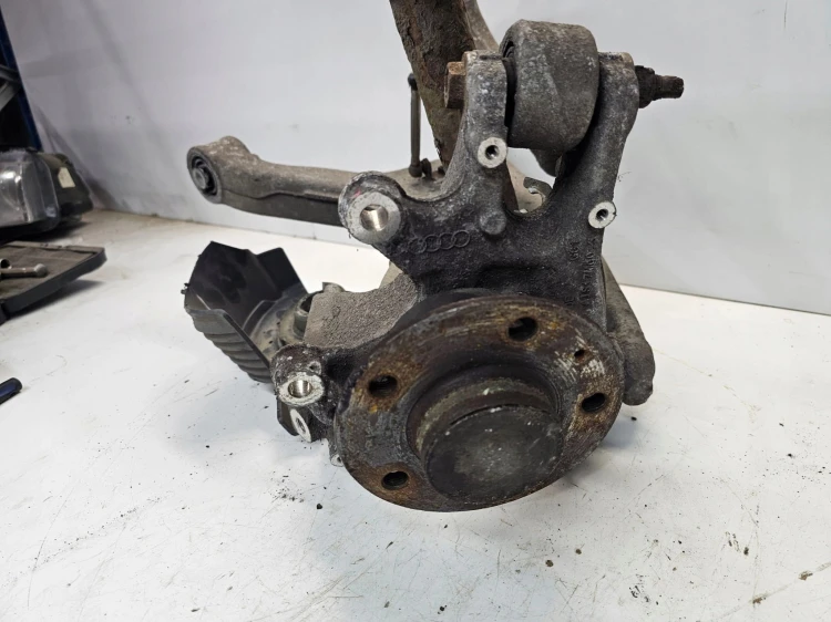 ZWROTNICA LEWY TYŁ AUDI A4 B8 A5 8K0505311J