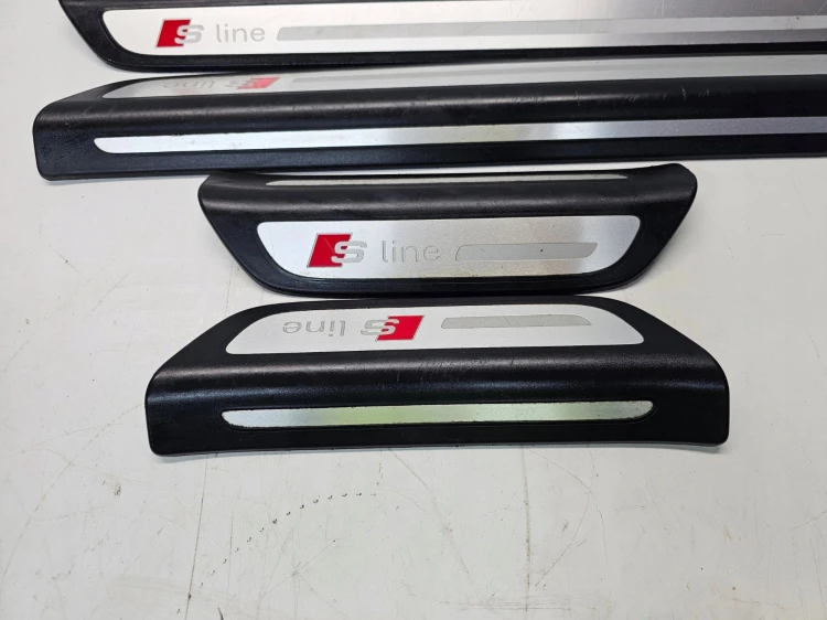 LISTWA LISTWY PROGOWE S-LINE AUDI Q3 8U 8U0853374B