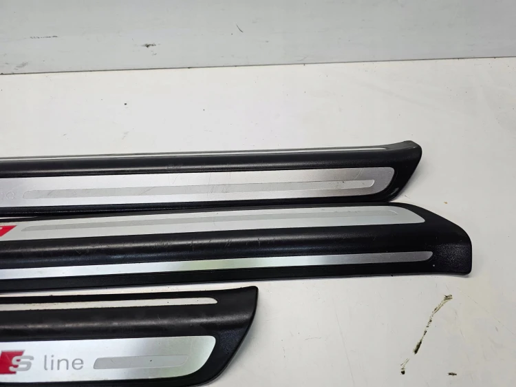 LISTWA LISTWY PROGOWE S-LINE AUDI Q3 8U 8U0853374B