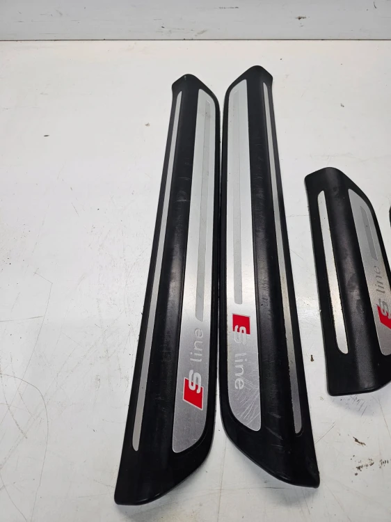 LISTWA LISTWY PROGOWE S-LINE AUDI Q3 8U 8U0853374B
