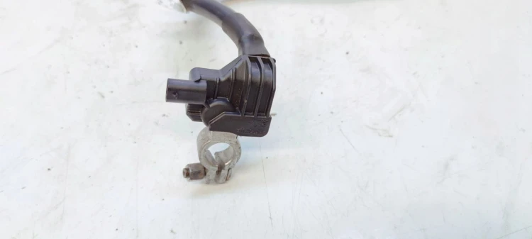 KLEMA MINUSOWA AUDI Q5 8R 8R0915181