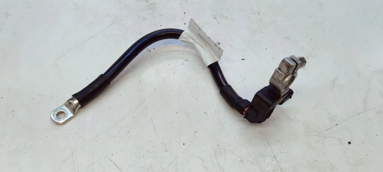 KLEMA MINUSOWA AUDI Q5 8R 8R0915181