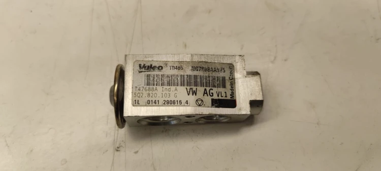 ZAWÓR ROZPRĘŻNY KLIMATYZACJI AUDI A3 8V 5Q0820679C