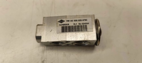 ZAWÓR ROZPRĘŻNY KLIMATYZACJI AUDI A3 8V 5Q0820679C