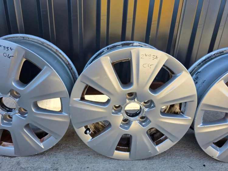 FELGI FELGA KOMPLET VW SKODA AUDI SEAT 8.5J R16 ET50 8P0601025BJ Z*93* OK