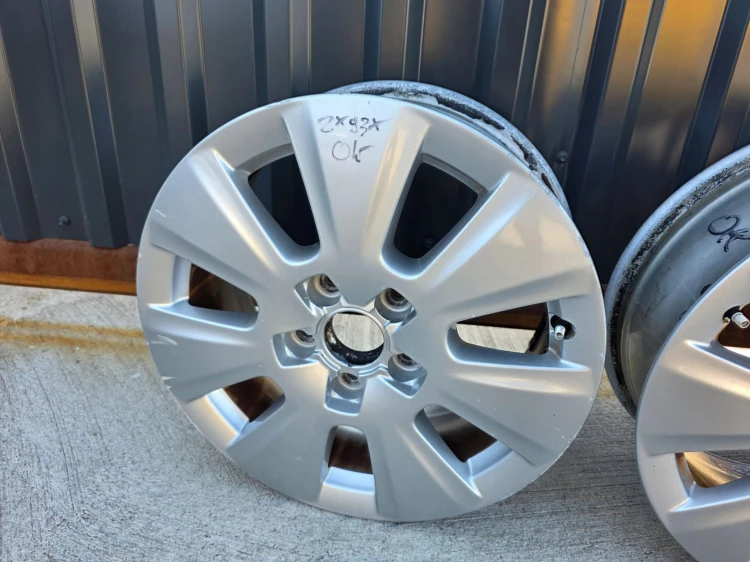 FELGI FELGA KOMPLET VW SKODA AUDI SEAT 8.5J R16 ET50 8P0601025BJ Z*93* OK