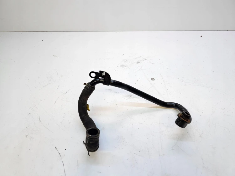 RURA PRZEWÓD WODY AUDI A4 B9 2.0 TDI 04L121085AK
