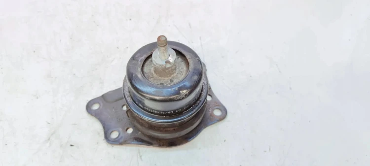 ŁAPA PODUSZKA SILNIKA PRAWA AUDI A1 8X 6R0199262A