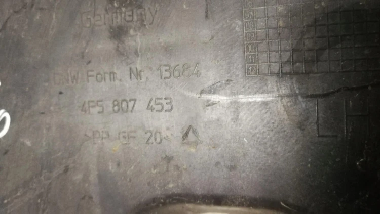 ŚLIZG ZDERZAKA LEWY TYŁ SEDAN AUDI A6 C6 4F5807453