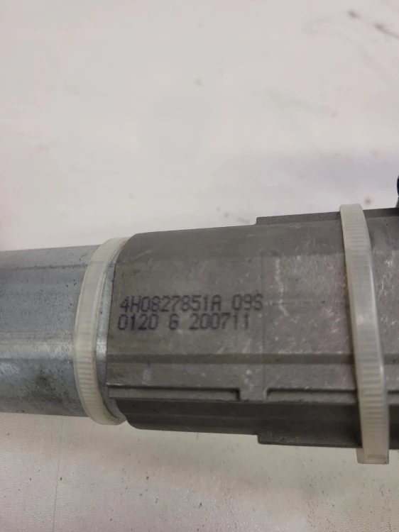 SIŁOWNIK DOCIĄG KLAPY TYŁ AUDI A8 D4 4H0827851A
