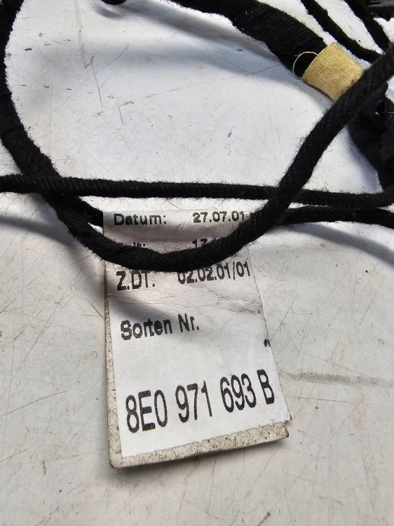 WIĄZKA BOCZKA DRZWI PRAWY LEWY TYŁ AUDI A4 B7 8E0971693B
