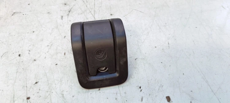 ZAŚLEPKA MOCOWANIA ISOFIX TYŁ AUDI A3 8V 8V0887233A 8V0887187